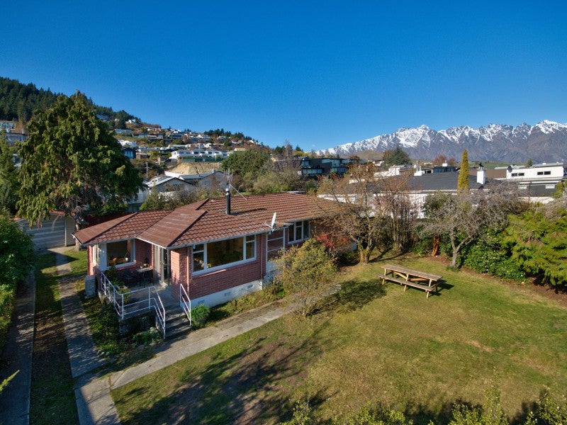 21 Melbourne Street, Queenstown, Queenstown - Carousel 1