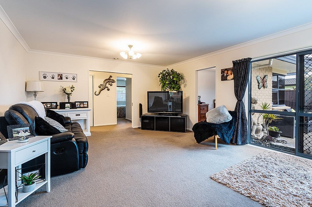 12 Branigan Parade, Kelvin Grove, Palmerston North - Carousel 2