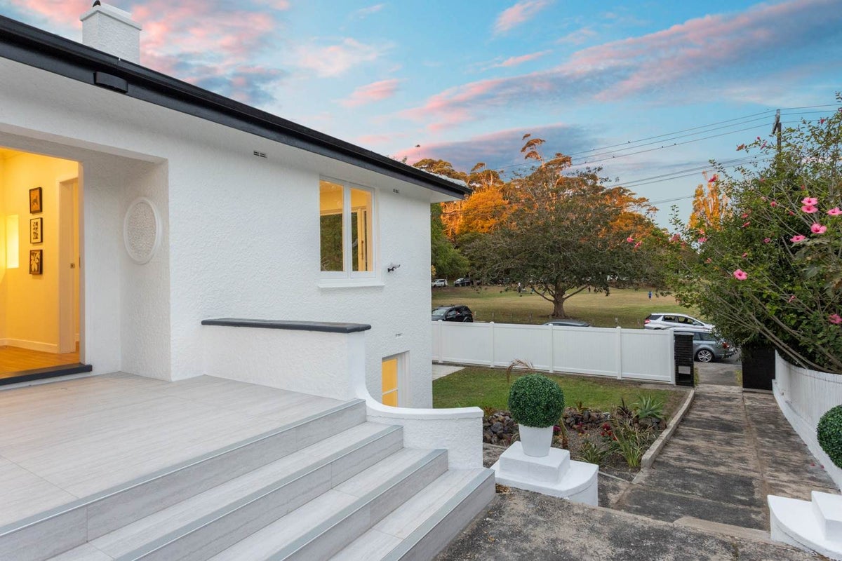 66 Malvern Road, Morningside, Auckland - Carousel 2