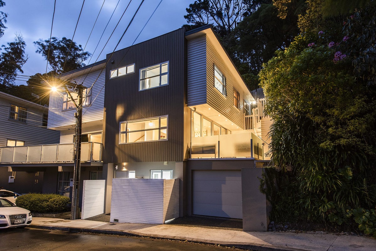 3B Anderson Terrace, Mount Cook, Wellington - Carousel 1