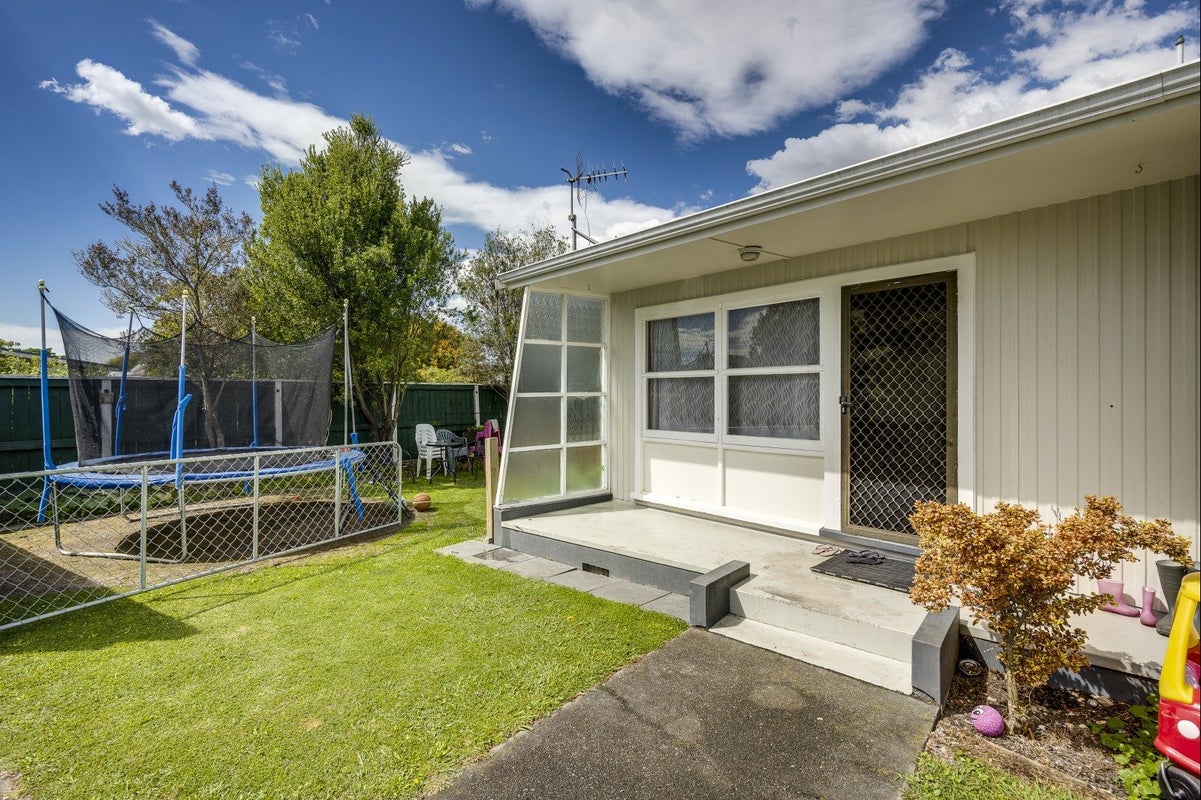 1/118 Garnett Street, Raureka, Hastings - Carousel 2