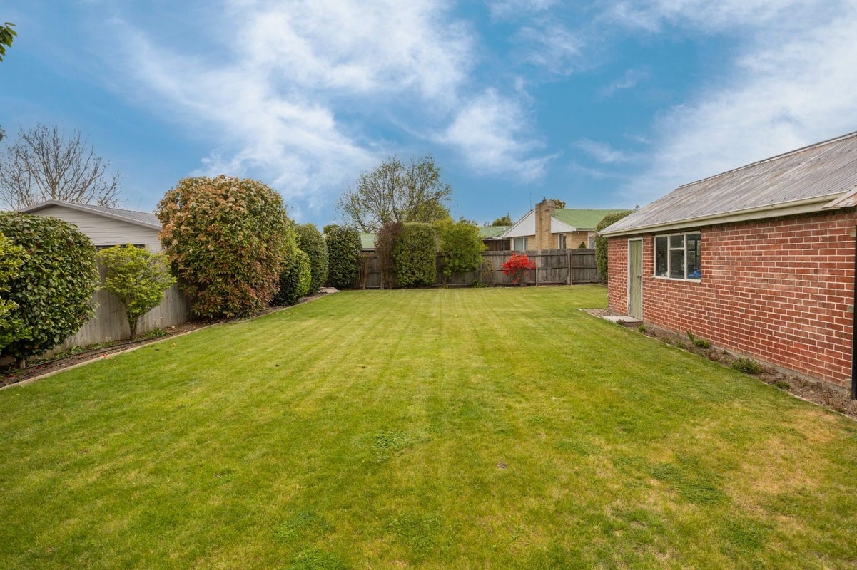 8 Roslyn Avenue, Mairehau, Christchurch - Carousel 26