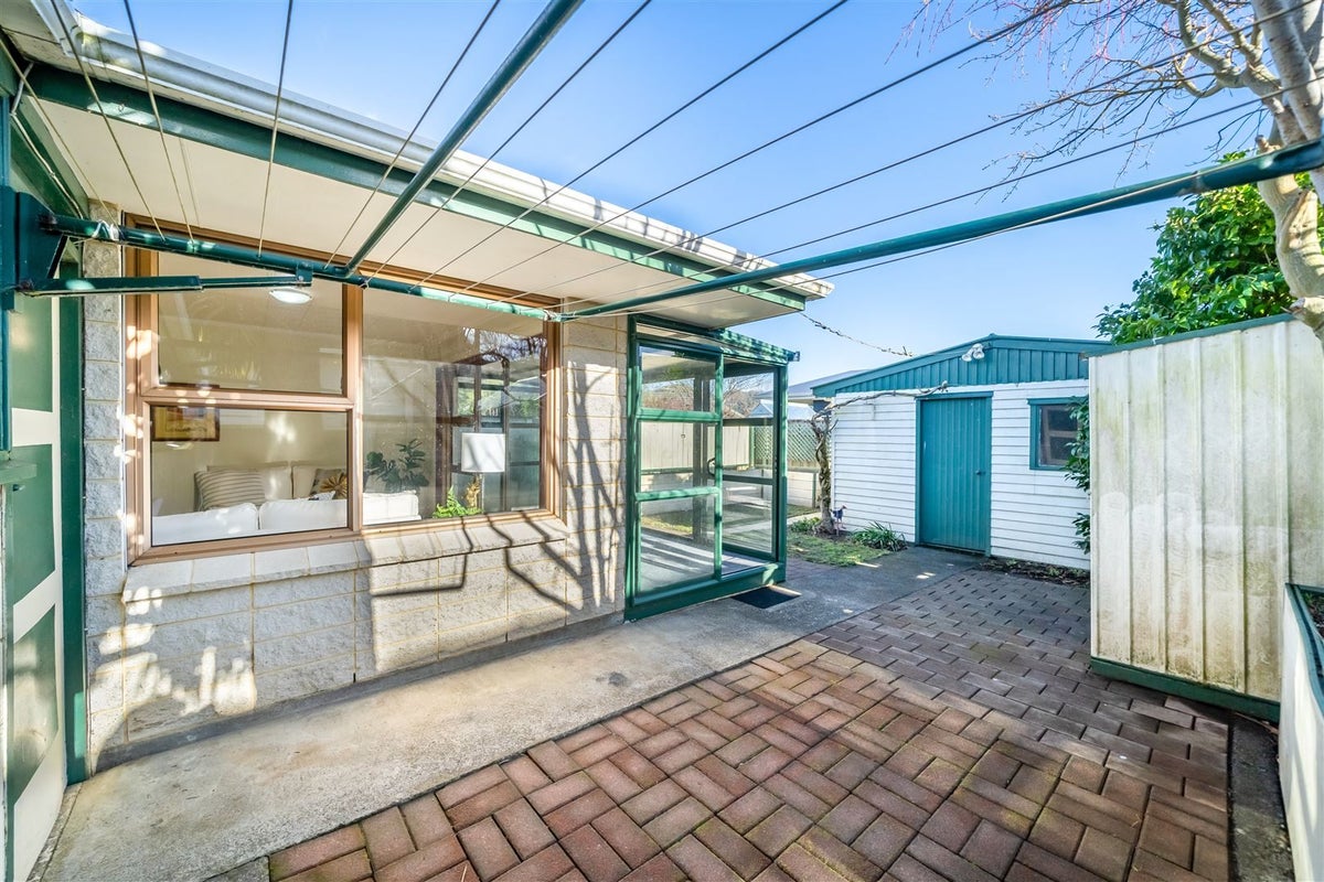 2/2 Parera Grove, Heretaunga, Upper Hutt - Carousel 2