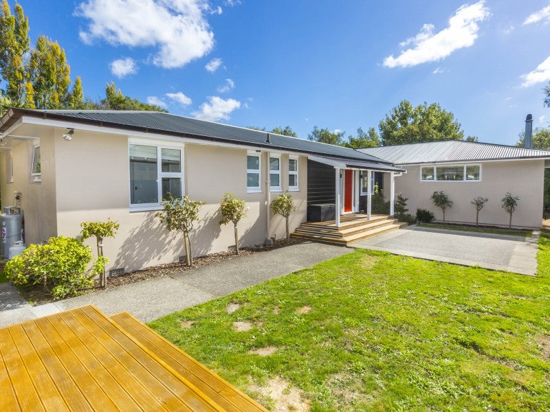 10 Paton Street, Maymorn, Upper Hutt - Carousel 1