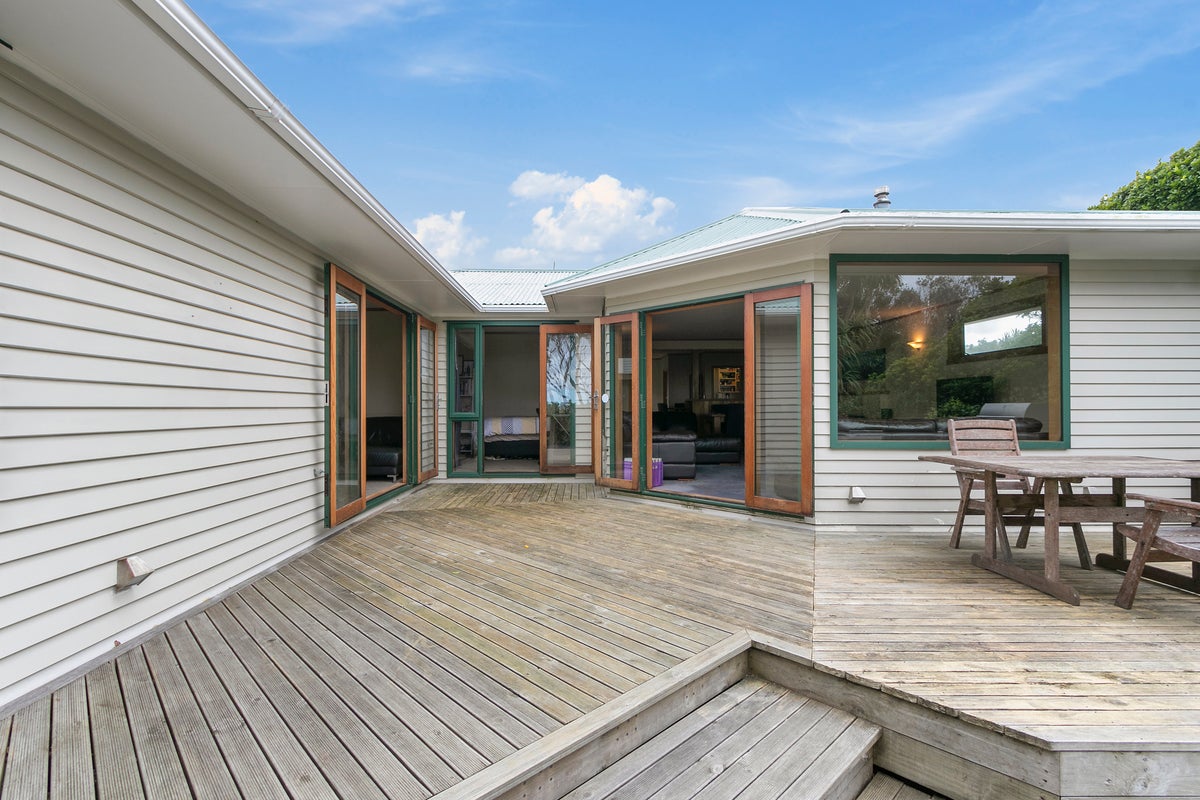 204 Miromiro Road, Normandale, Lower Hutt - Carousel 2