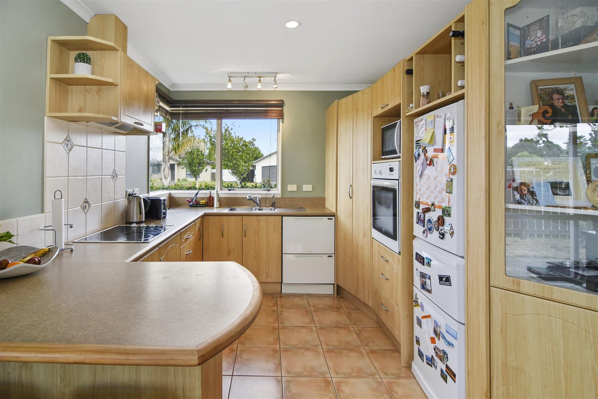 36 Tuirangi Street, Flagstaff, Hamilton - Carousel 2