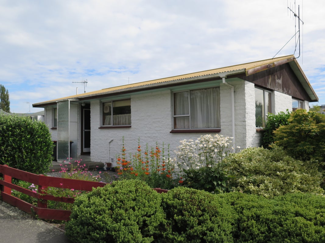 2/1 Thomas Street, West End, Timaru - Carousel 1