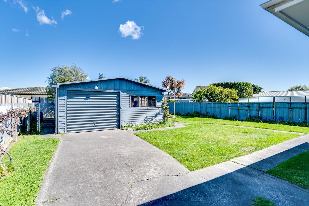 14 Bill Hercock Street, Pirimai, Napier - Carousel 15