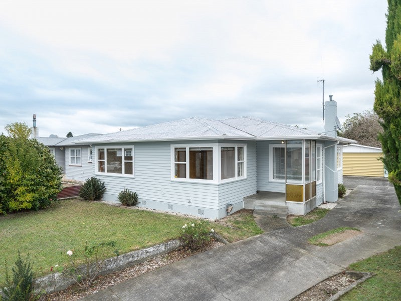 6 Ellesmere Crescent, Highbury, Palmerston North - Carousel 1