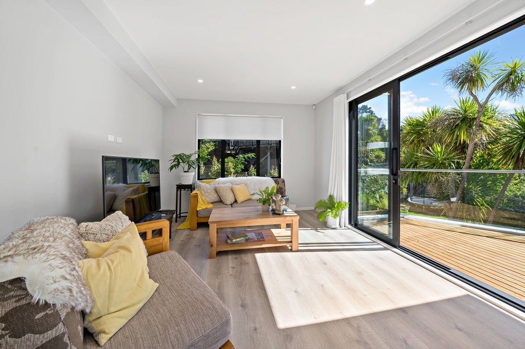 10A Galaxy Drive, Mairangi Bay, Auckland - Carousel 2