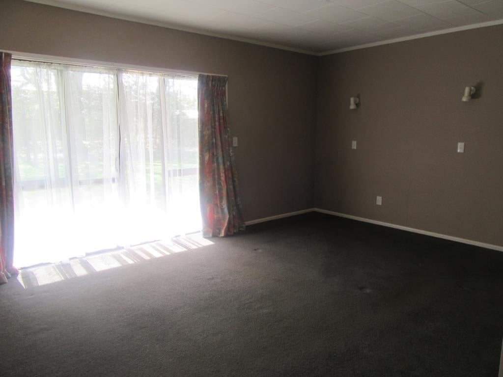 12 Sexton Road, Huntington, Hamilton - Carousel 2
