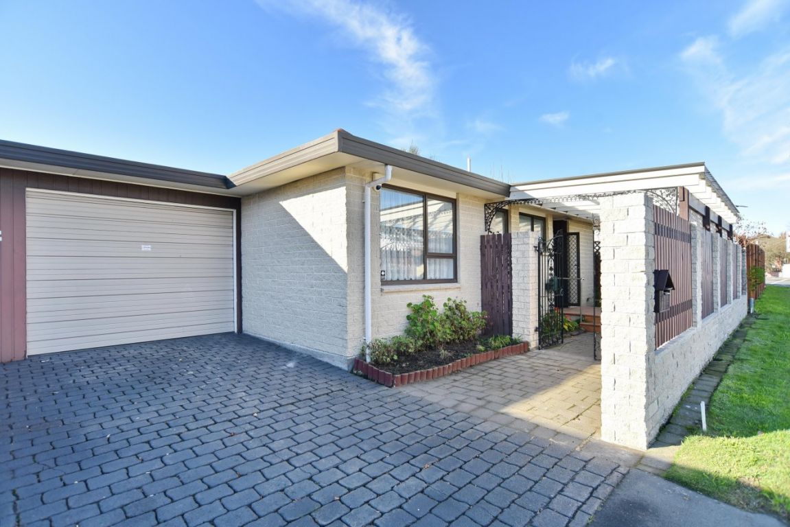 2 Sawyers Arms Road, Northcote, Christchurch - Carousel 1