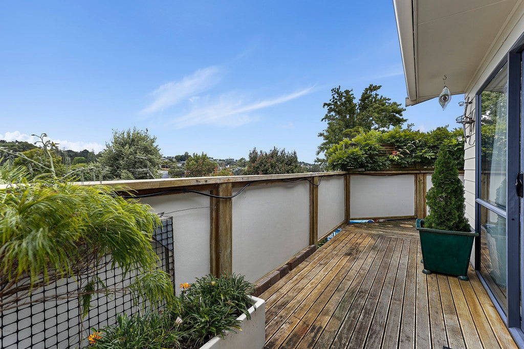17 Castleford Street, Green Bay, Auckland - Carousel 26