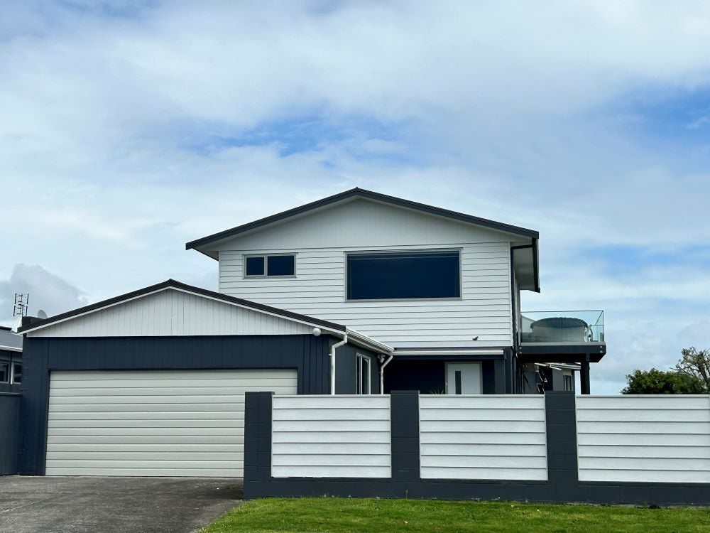 82 Queens Road, Glen Avon, New Plymouth - Carousel 1