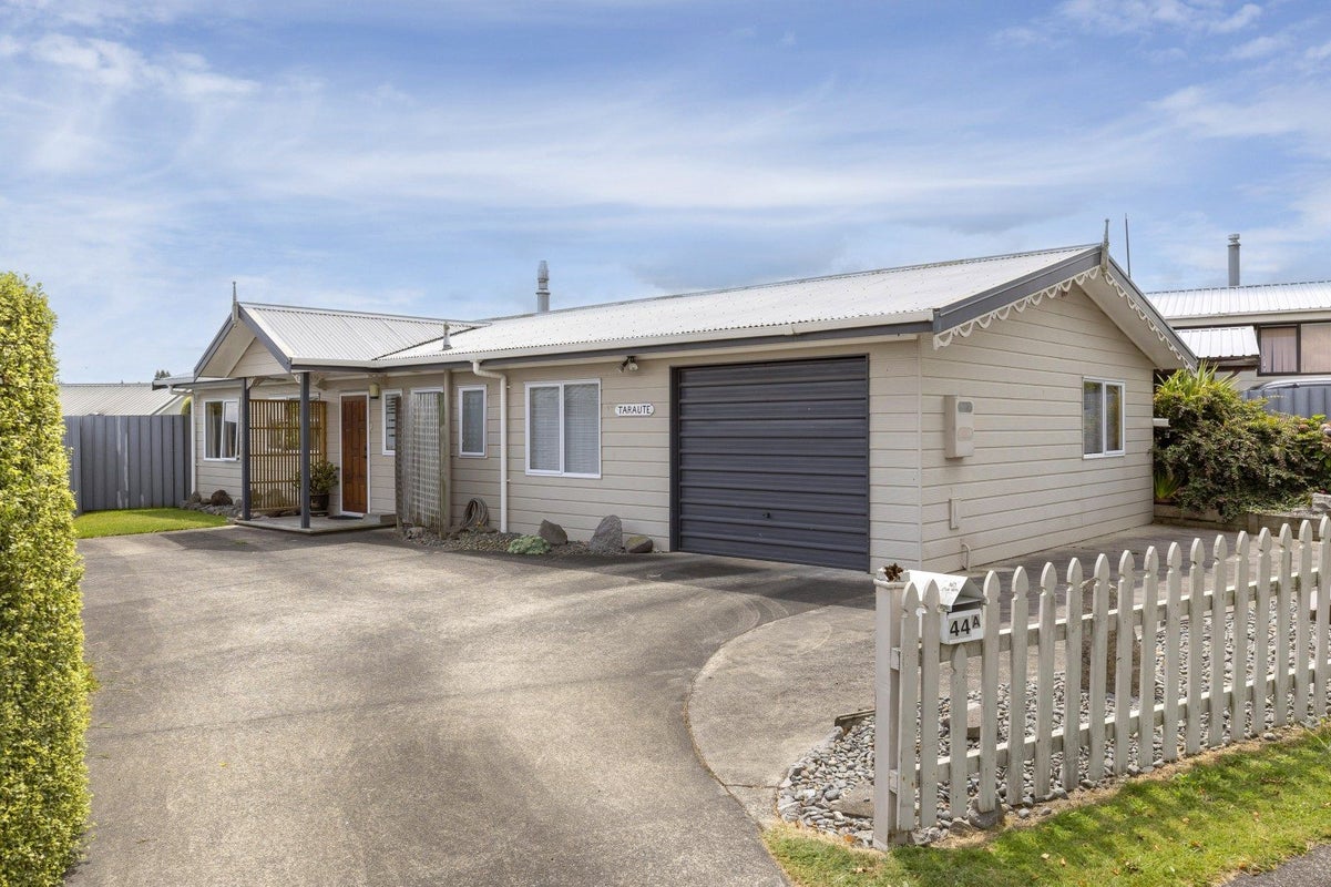 1/44 Arthur Crescent, Hilltop, Taupo - Carousel 1