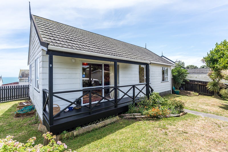7 Mako View, Titahi Bay, Porirua - Carousel 1