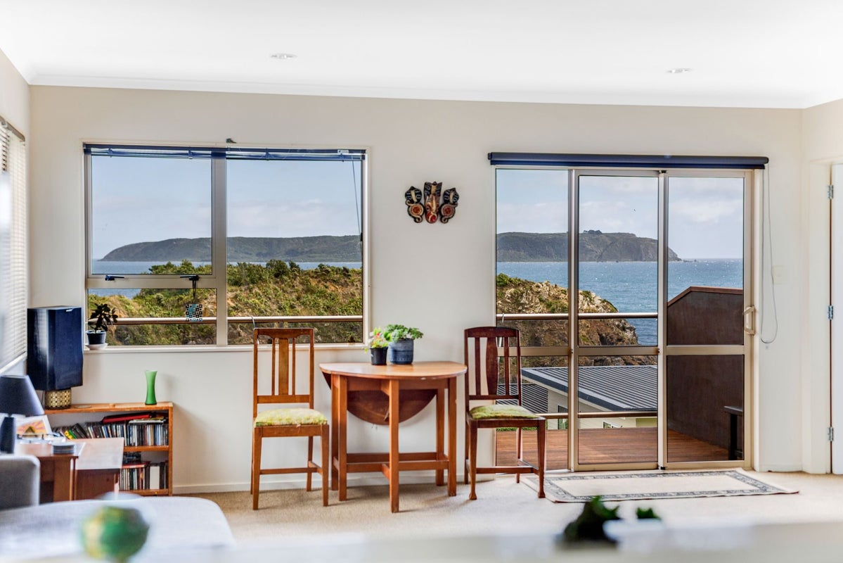 25 Richard Street, Titahi Bay, Porirua - Carousel 2
