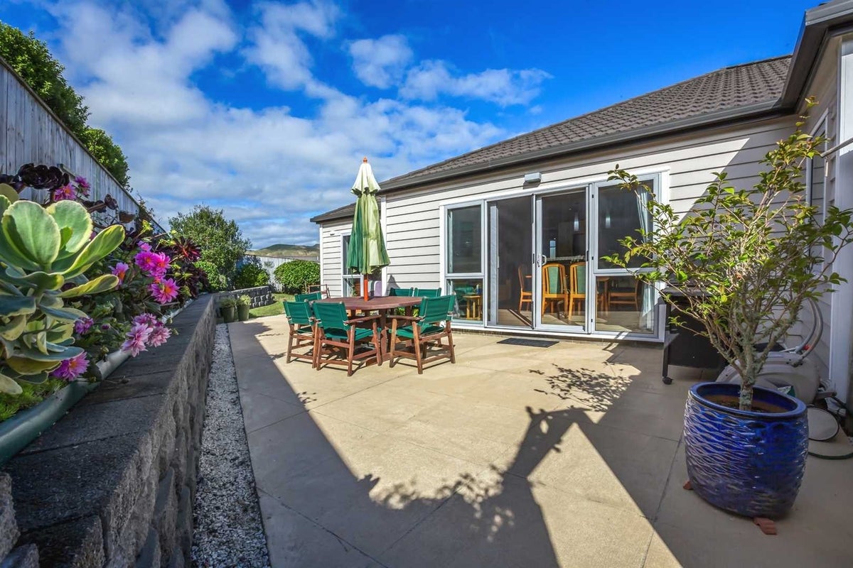 7 Tasman Close, Aotea, Porirua - Carousel 13