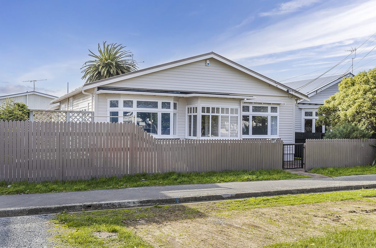 49 Brussels Street, Miramar, Wellington - Carousel 18