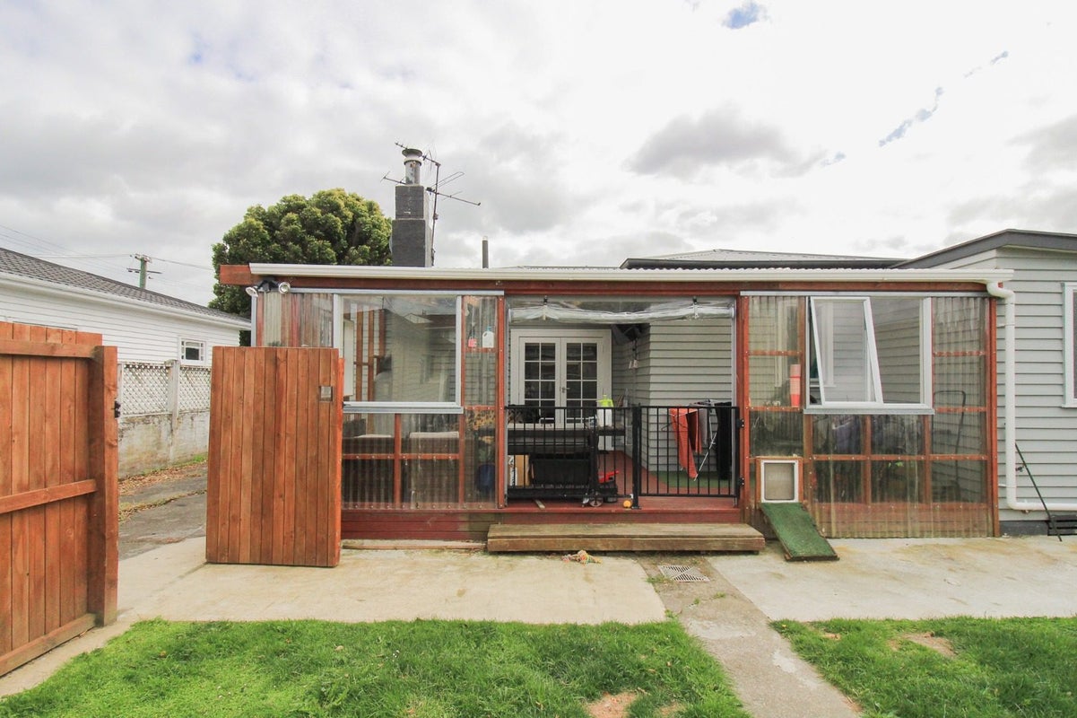 4 Meadows Avenue, Waiwhetu, Lower Hutt - Carousel 17
