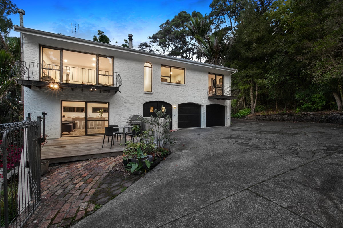317 Huia Road, Titirangi, Auckland - Carousel 2