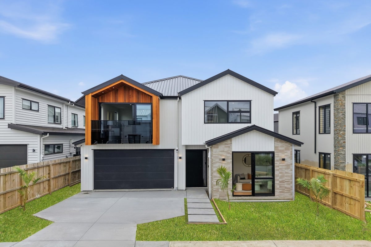 6 Pukeko Road, HOBSONVILLE - Carousel 1