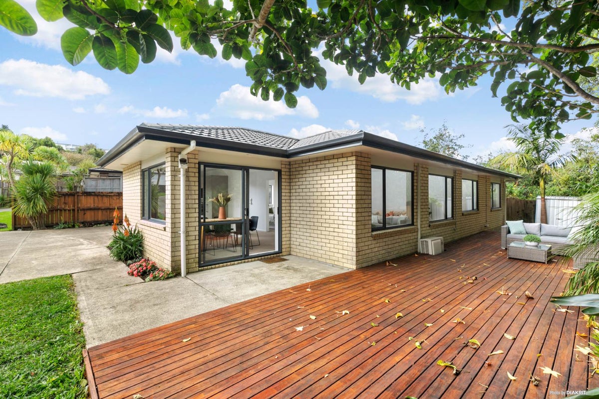 144E Glengarry Road, Glen Eden, Auckland - Carousel 1