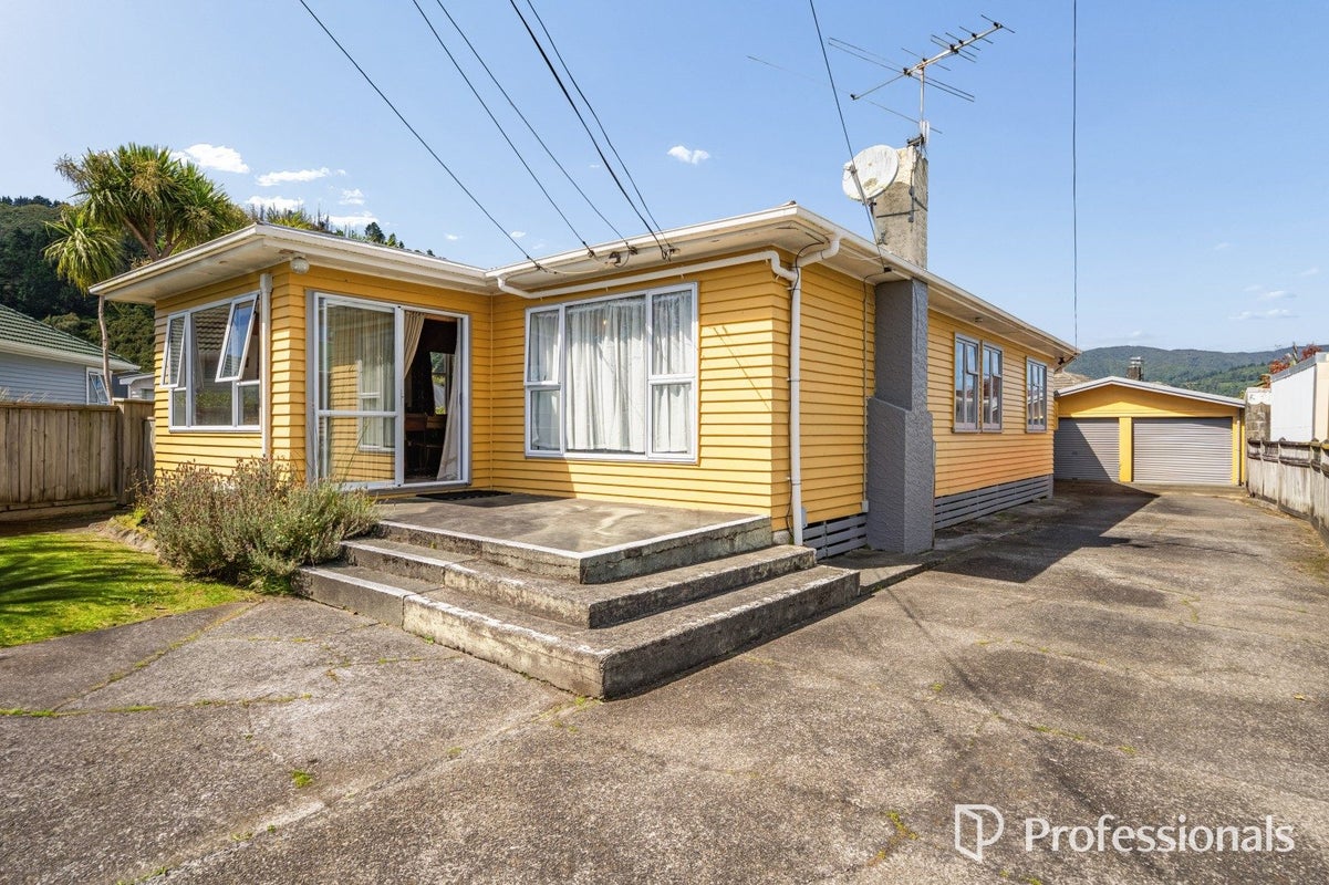 12 Miles Crescent, Wainuiomata, Lower Hutt - Carousel 1