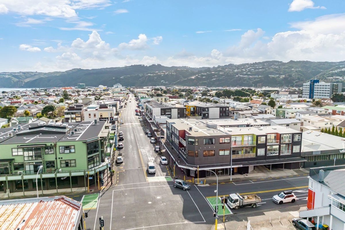 9/337 Jackson Street, Petone, Lower Hutt - Carousel 13