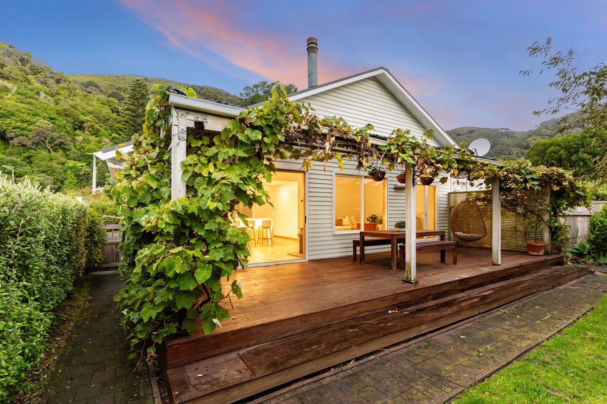 254 Muritai Road, Eastbourne, Lower Hutt - Carousel 1