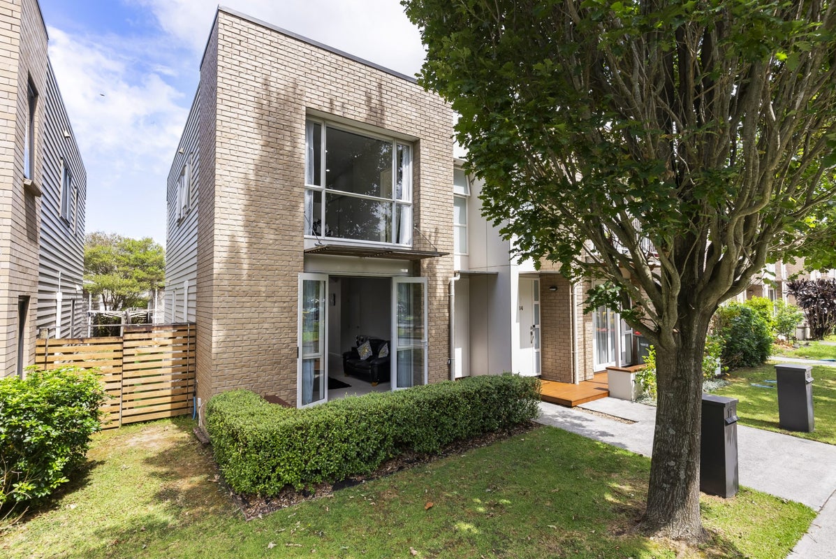 12 Hakawai Avenue, Takanini, Auckland - Carousel 1