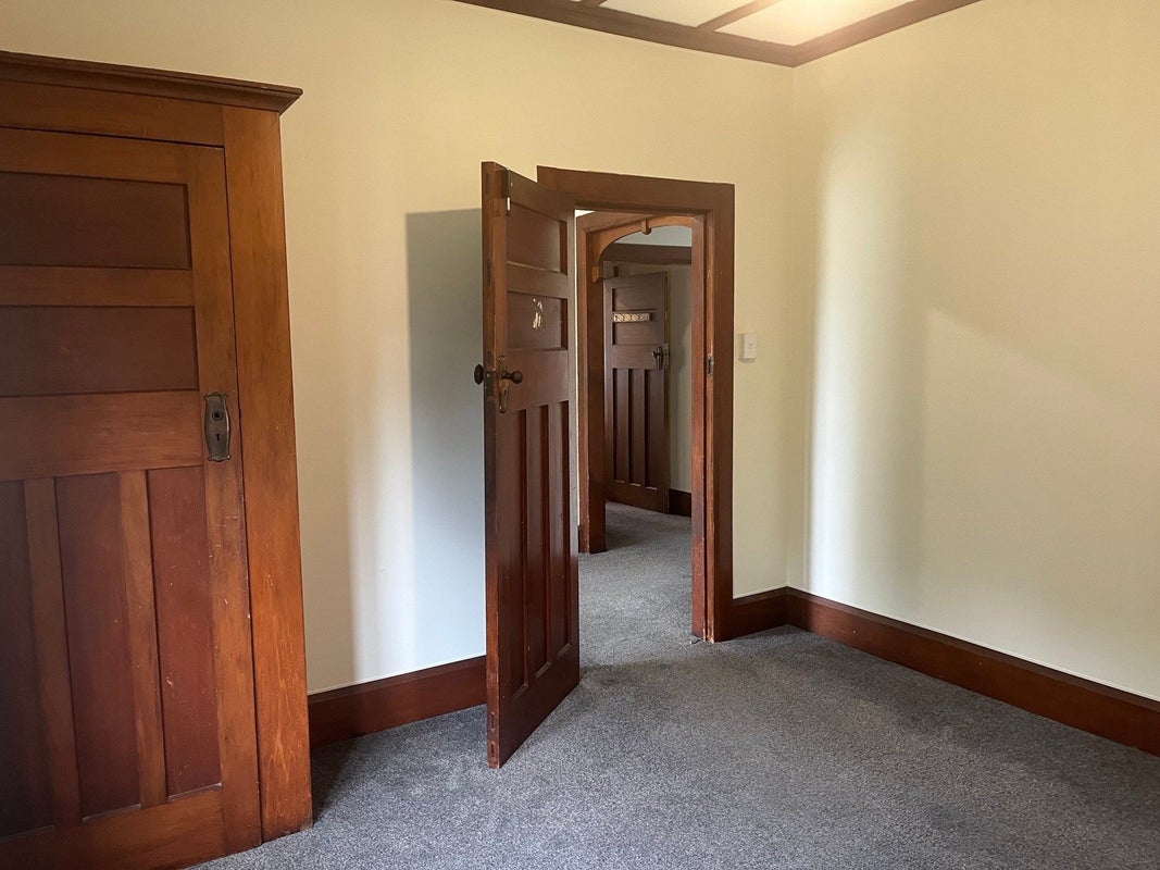 44 Burns Avenue, Takaro, Palmerston North - Carousel 2