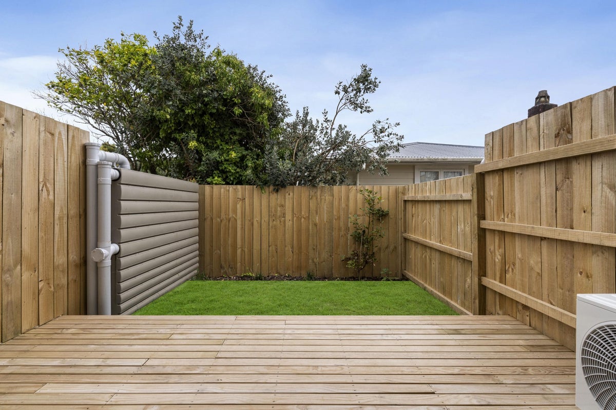 4/2 Kereru Street, Henderson, Auckland - Carousel 18