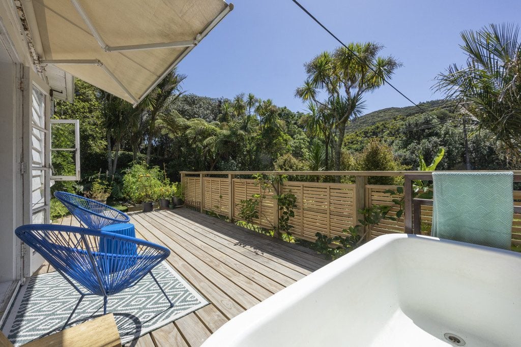 37 Glenesk Road, New Lynn - Carousel 2