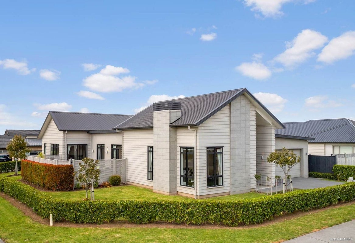2 Kabardin Street, Karaka, Papakura - Carousel 1