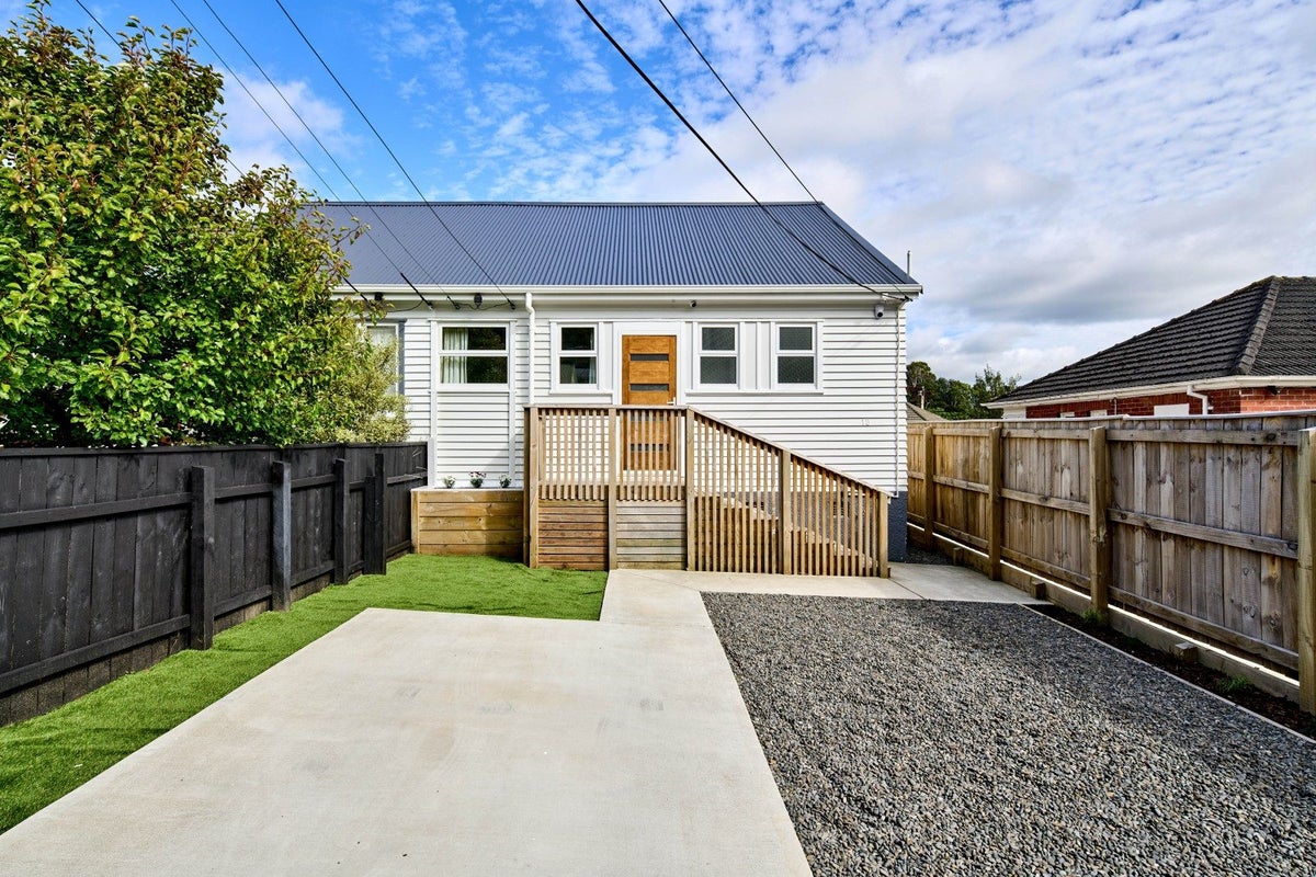 18 Toomath Street, Naenae, Lower Hutt - Carousel 1