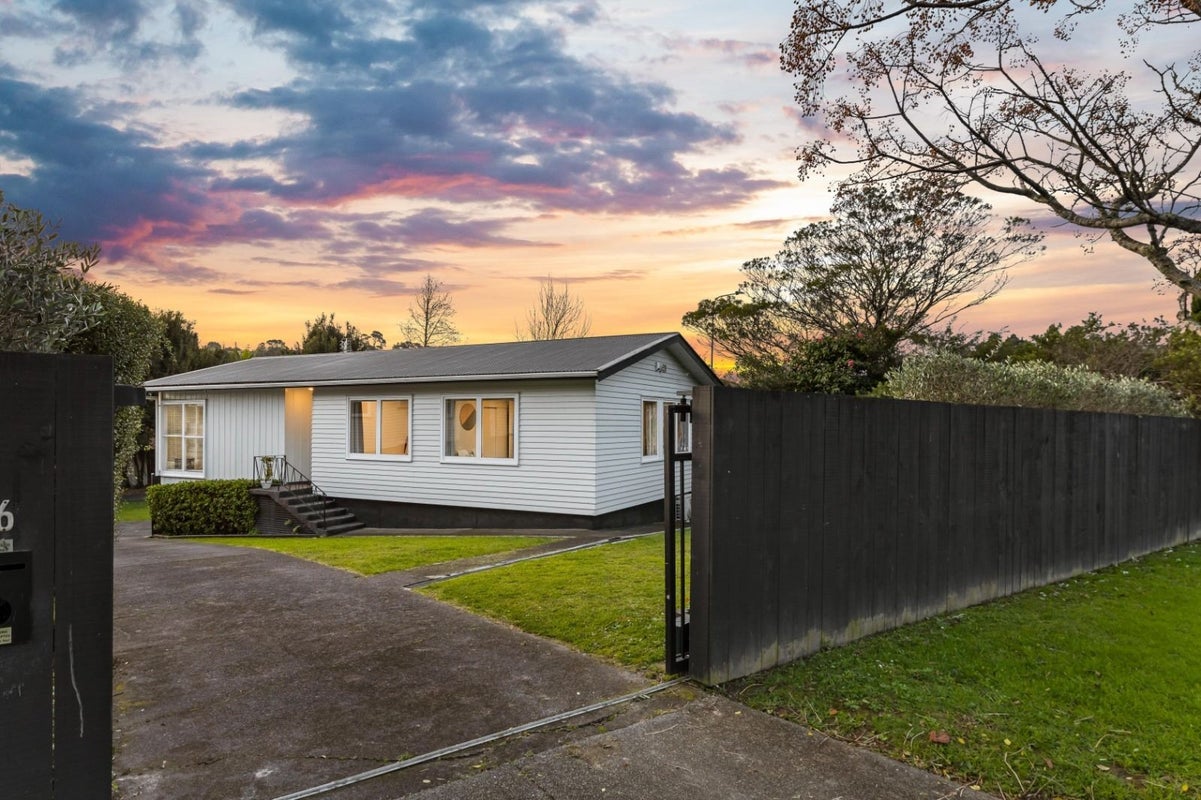 36 Universal Drive, Henderson, Auckland - Carousel 1