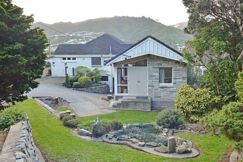 204 Cockayne Road, Ngaio, Wellington - Carousel 1