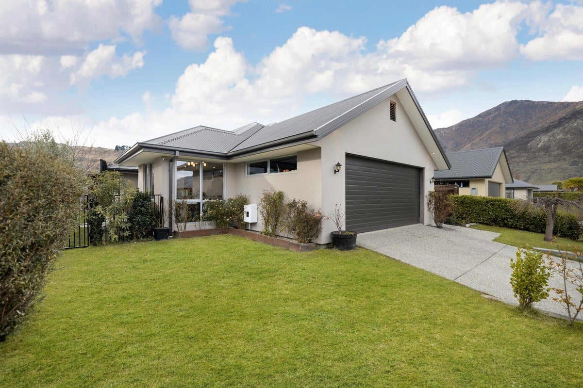 3 Judge and Jury Drive, Lake Hayes, Queenstown - Carousel 1