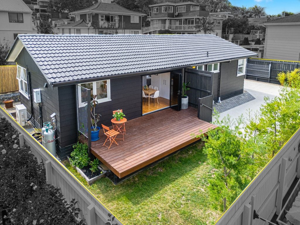 8 Steen Place, Mangere Bridge, Auckland - Carousel 1