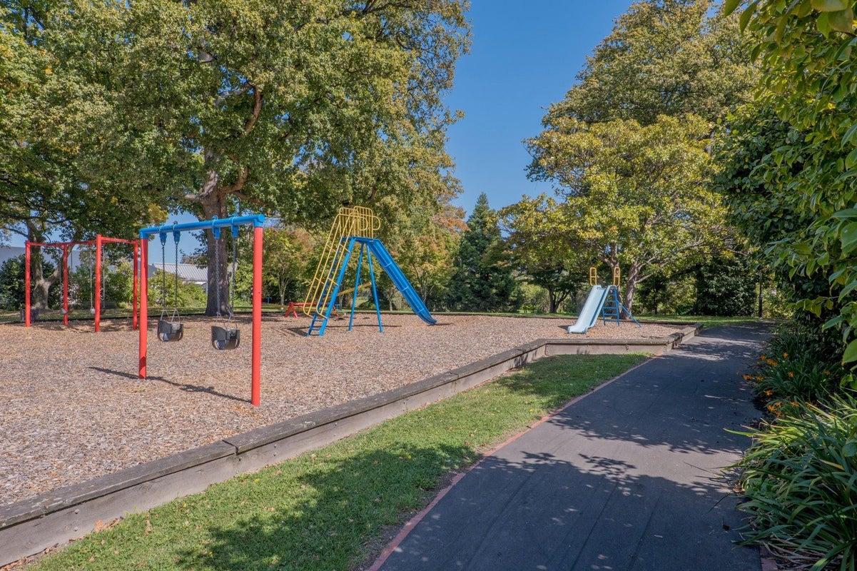10 Royds Street, Fendalton, Christchurch - Carousel 46