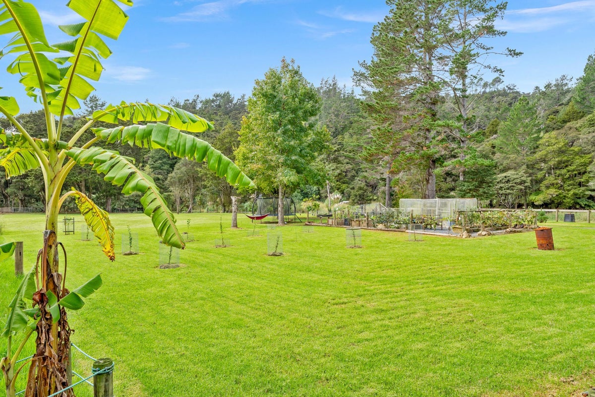 1042 Ngunguru Road, Kiripaka, Whangarei - Carousel 2