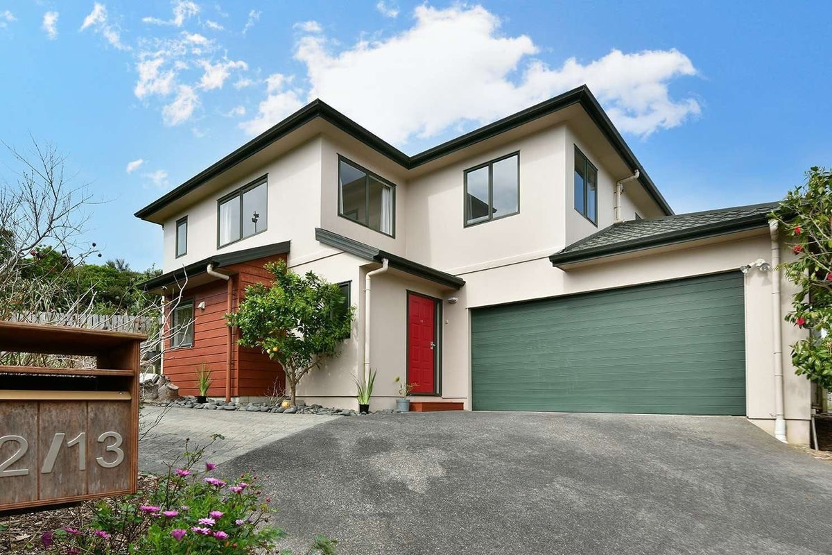 13B Sunnydale Place, Oteha, Auckland - Carousel 1