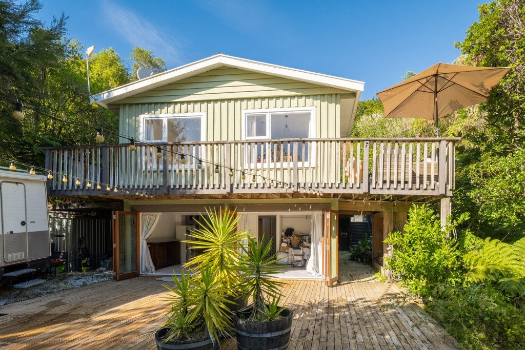786 Queen Charlotte Drive, Picton - Carousel 1
