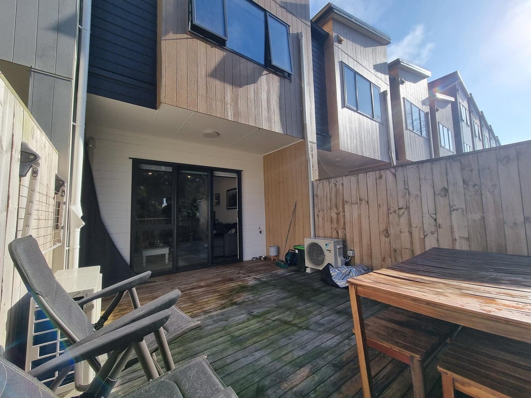 81 Morihana Close, Glen Eden, Auckland - Carousel 12