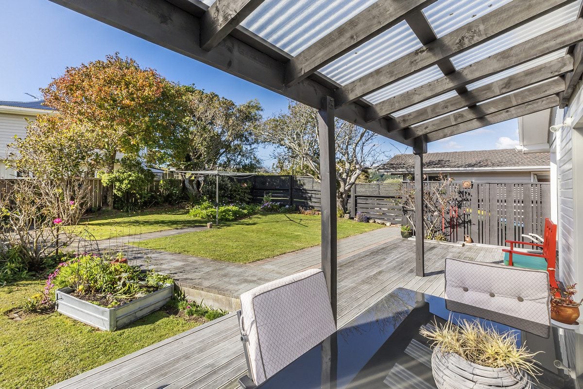 3 Solander Place, Whitby, Porirua - Carousel 2