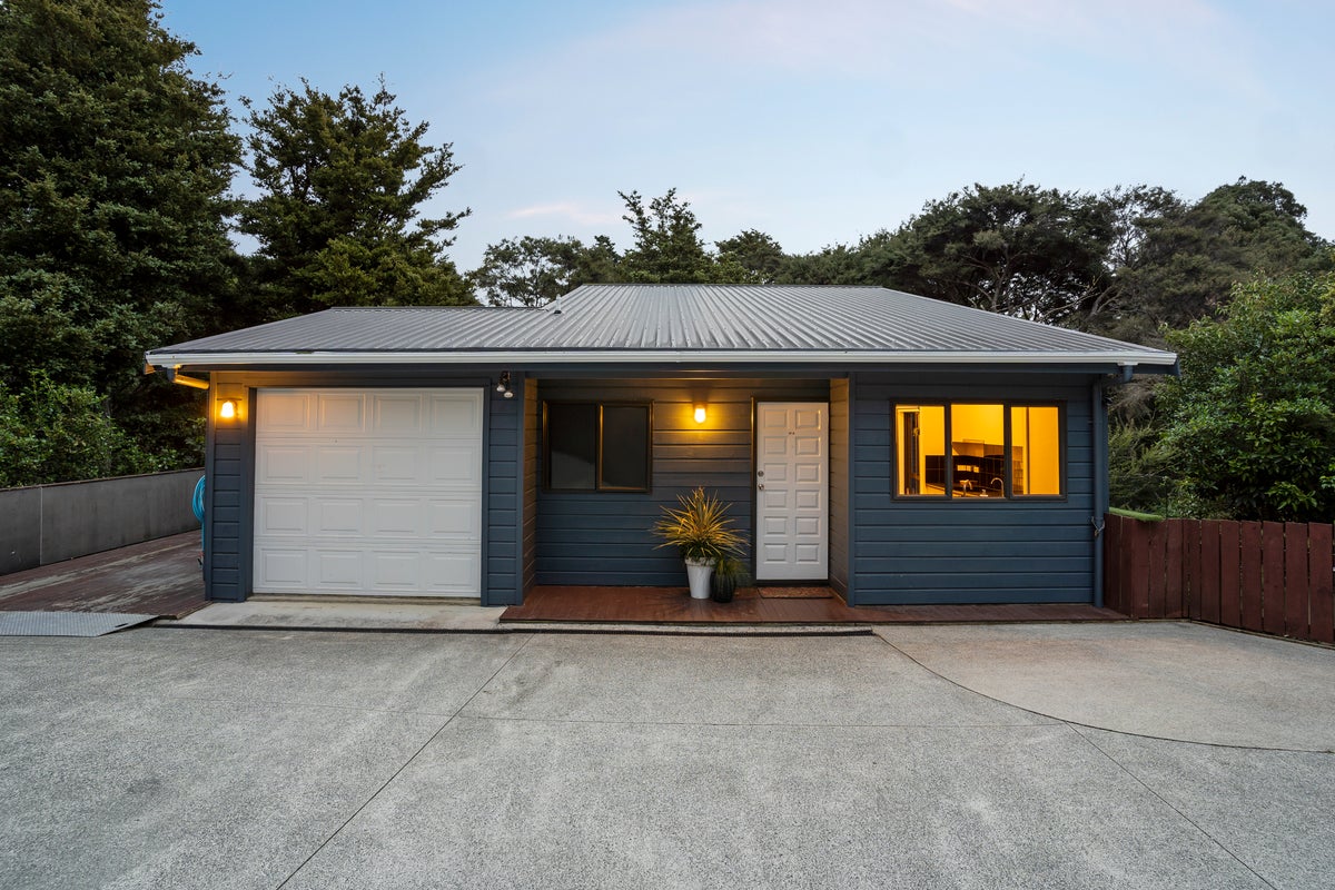 16A Vonnell Place, Birkdale, Auckland - Carousel 1