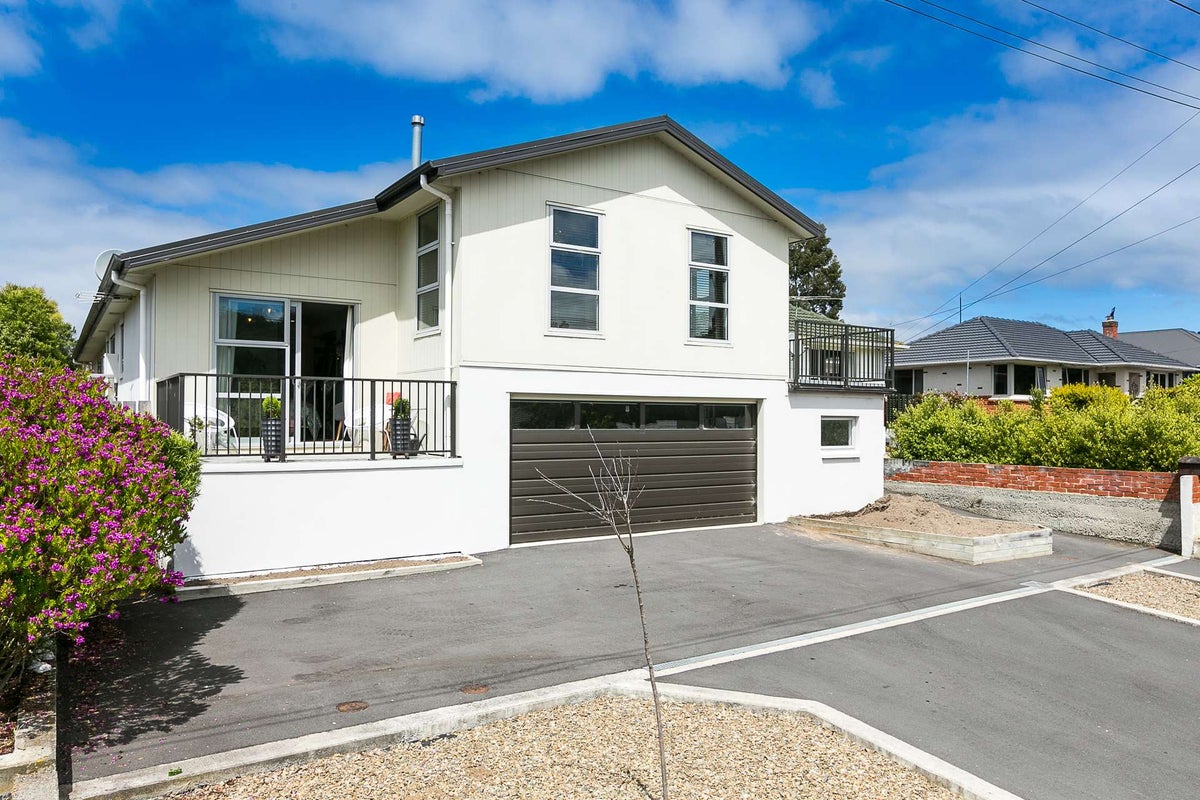 42 Martin Road, Fairfield, Dunedin - Carousel 1