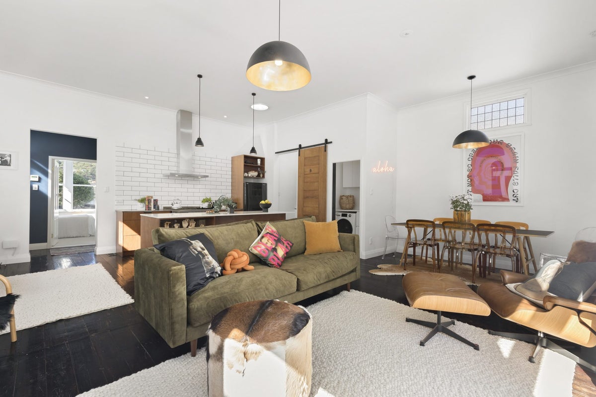 36 Derwent Street, Island Bay, Wellington - Carousel 2