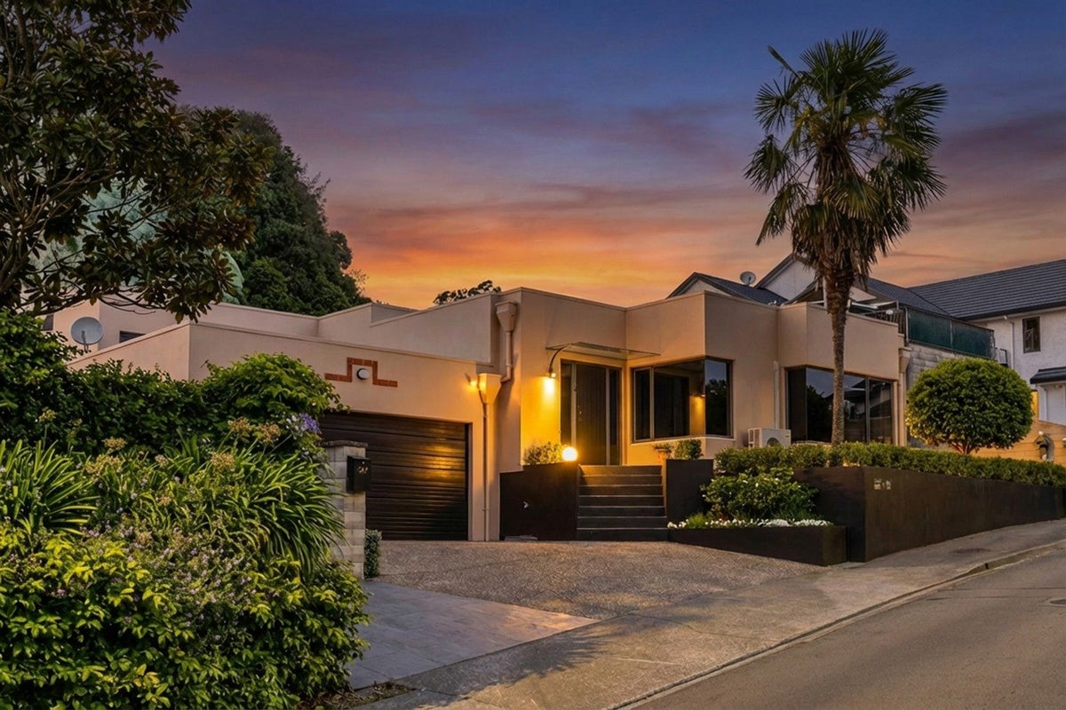 145 Milton Road, Bluff Hill, Napier - Carousel 1